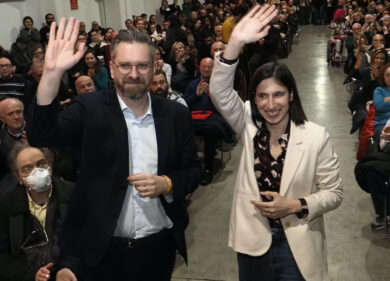 Farà le scarpe a Schlein? L’ascesa nel Pd del sindaco di Bologna Lepore