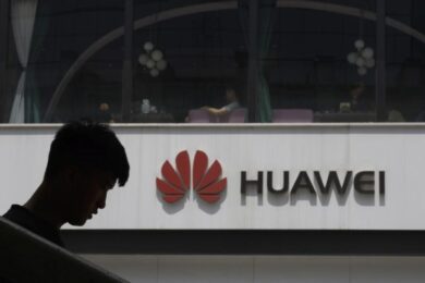 Huawei regge la fatwa Usa e rilancia: ricavi in crescita e “tempesta superata”