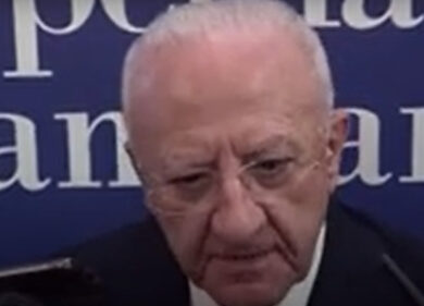 De Luca: “Ho fatto un doppio salto mortale, ma godo di salute. La caduta? Colpa mia”