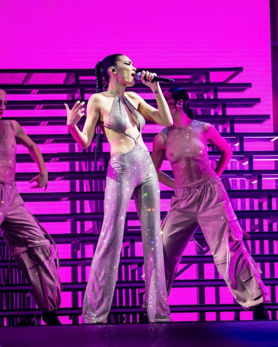 Elodie protagonista a Capodanno. Foto della cantante che lasciano senza fiato