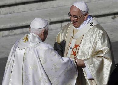 Bergoglio, ultimo sovrano di uno Stato teocratico che non ascolta il dissenso