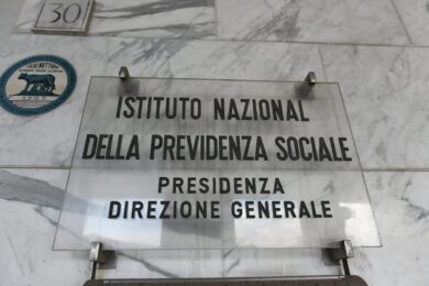 Pensioni rivalutazione: aumenti 2024. Calcola quanti soldi in più prenderai