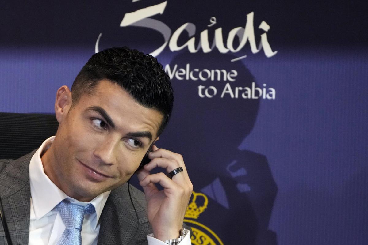 Galleria foto 'Ronaldo d’Arabia: perchè CR7 ha divorziato con Jorges Mendes e lasciato…' - foto 1