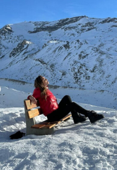 Totti e Noemi Bocchi alle Maldive, vacanze d’amore. Ilary Blasi sulla neve con Michelle Hunziker