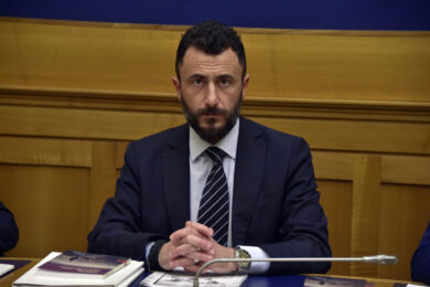 Chi è Emanuele Pozzolo, il deputato di FdI accusato degli spari a Capodanno