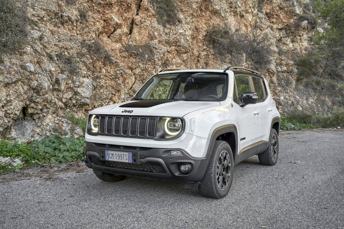 Con Jeep Renegade 4xe alla scoperta della capitale mondiale dei profumi