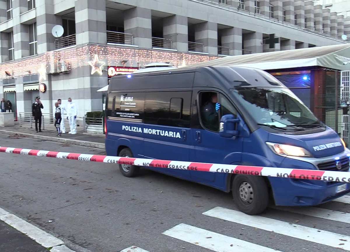 Giallo a Tor di Quinto: resti umani sotto la tangenziale. Indagini in corso Giallo a Tor di Quinto: resti umani sotto la tangenziale. Indagini in corso