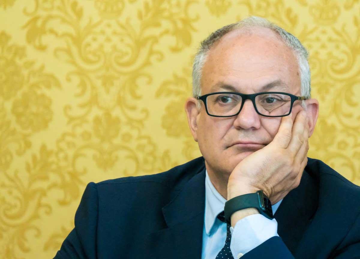 Roberto Gualtieri fa gli auguri ai vigili ma sbaglia l’anno: “Buon 2023” Roberto Gualtieri fa gli auguri ai vigili ma sbaglia l’anno: “Buon 2023”