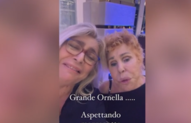 Siparietto social Venier-Vanoni: “Aspettare la mezzanotte? Due palle così”