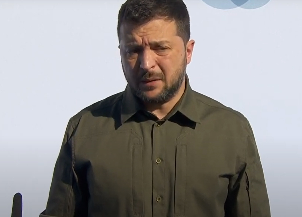 Guerra Ucraina, lanciati missili su Kiev. L’aviazione: “Restate nei rifugi”