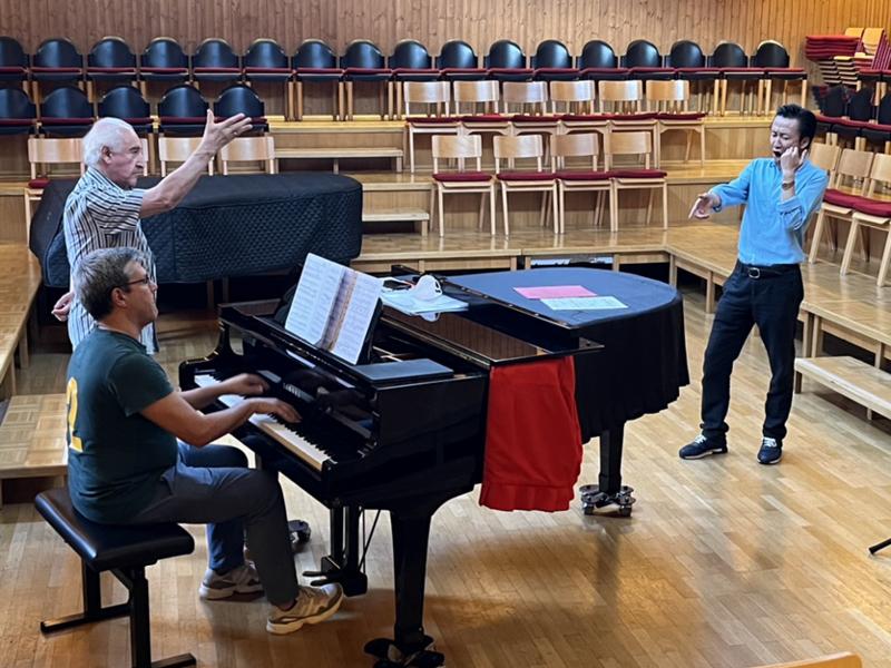 Una voce che supera i confini