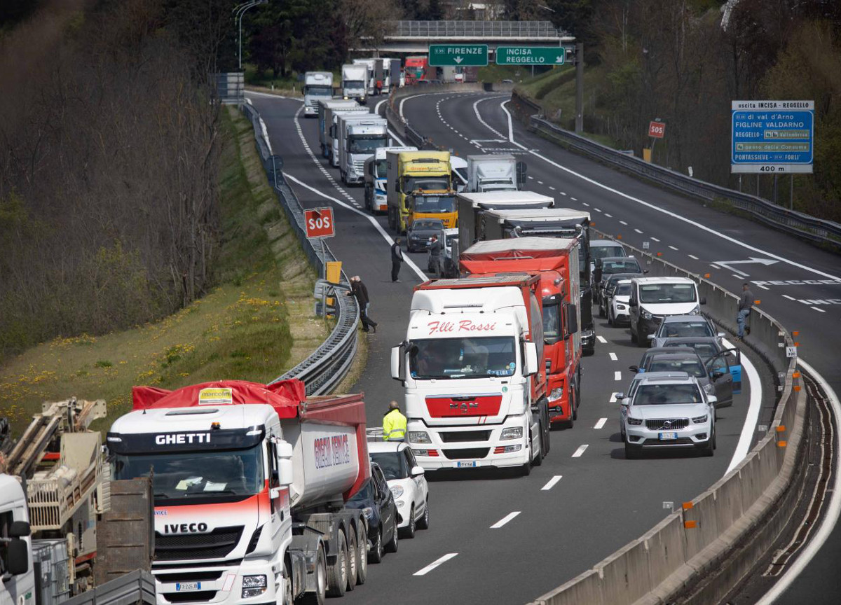 Rc Auto, prezzi alle stelle. Maxi-stangata da oltre 1 mld per gli italiani Rc Auto, prezzi alle stelle. Maxi-stangata da oltre 1 mld per gli italiani