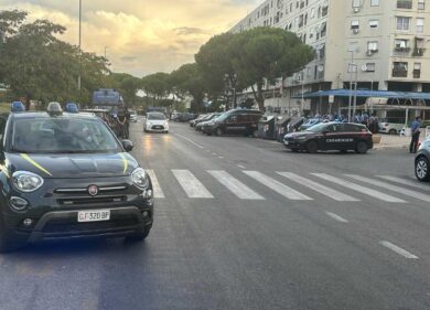 Don Coluccia, nuova aggressione a Tor Bella Monaca: rifiuti tirati dai pusher