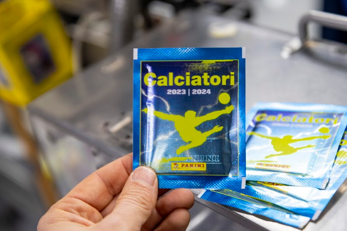 Panini 2023-24, album dei calciatori: torna una storica figurina… Panini 2023-24, album dei calciatori: torna una storica figurina…