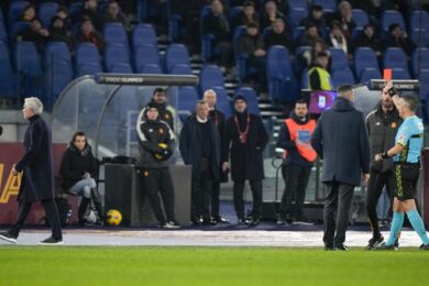 Mourinho furioso in Roma-Atalanta, Aureliano lo espelle: “Ma chi? Io?”
