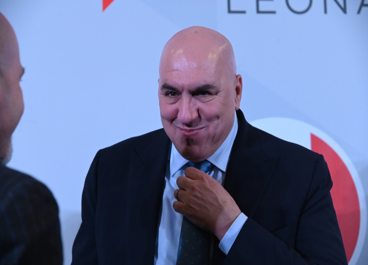 Crosetto, quasi 900 mila euro dichiarati. Meloni solo terza Crosetto, quasi 900 mila euro dichiarati. Meloni solo terza