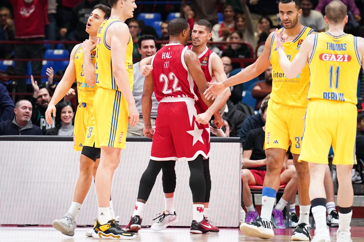 Galleria foto 'Flaccadori, Melli e Bortolani esaltano il Forum: l’Olimpia Milano piega la resistenza dell’Alba Berlino' - foto 1