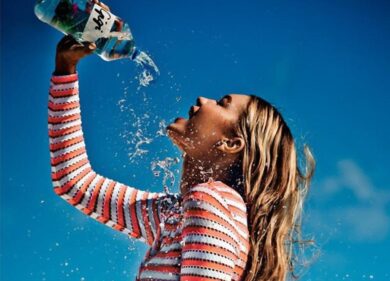 Acqua in bottiglia, presenti migliaia nanoparticelle di plastica: è allarme