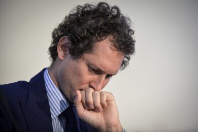 Repubblica, persi quasi 34 mila lettori in due mesi. Pesante tonfo de La Verità