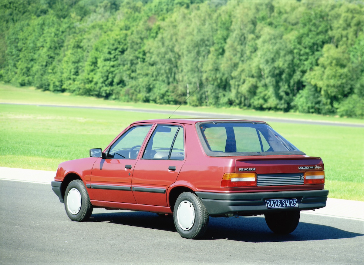 Con al Peugeot 201 nasce la numerazione dei modelli Con al Peugeot 201 nasce la numerazione dei modelli