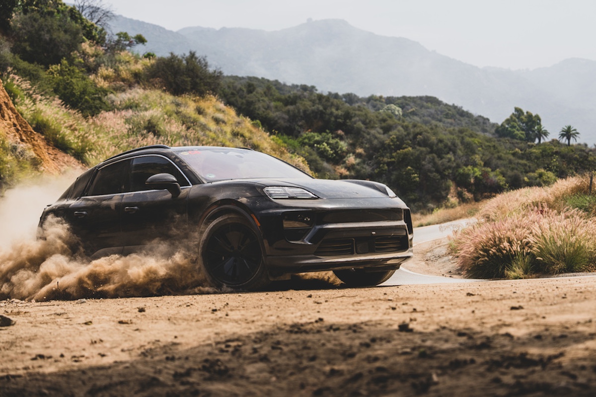 Porsche, ultimi test per la Macan completamente elettrica