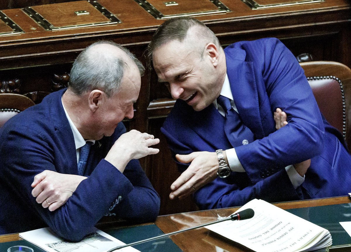 Lollobrigida: “Un rafforzino”. Il ministro si è fatto il trapianto di capelli Lollobrigida: “Un rafforzino”. Il ministro si è fatto il trapianto di capelli