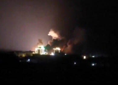 Usa e Gb attaccano i ribelli Houthi in Yemen, esplosioni nella capitale Sana’a