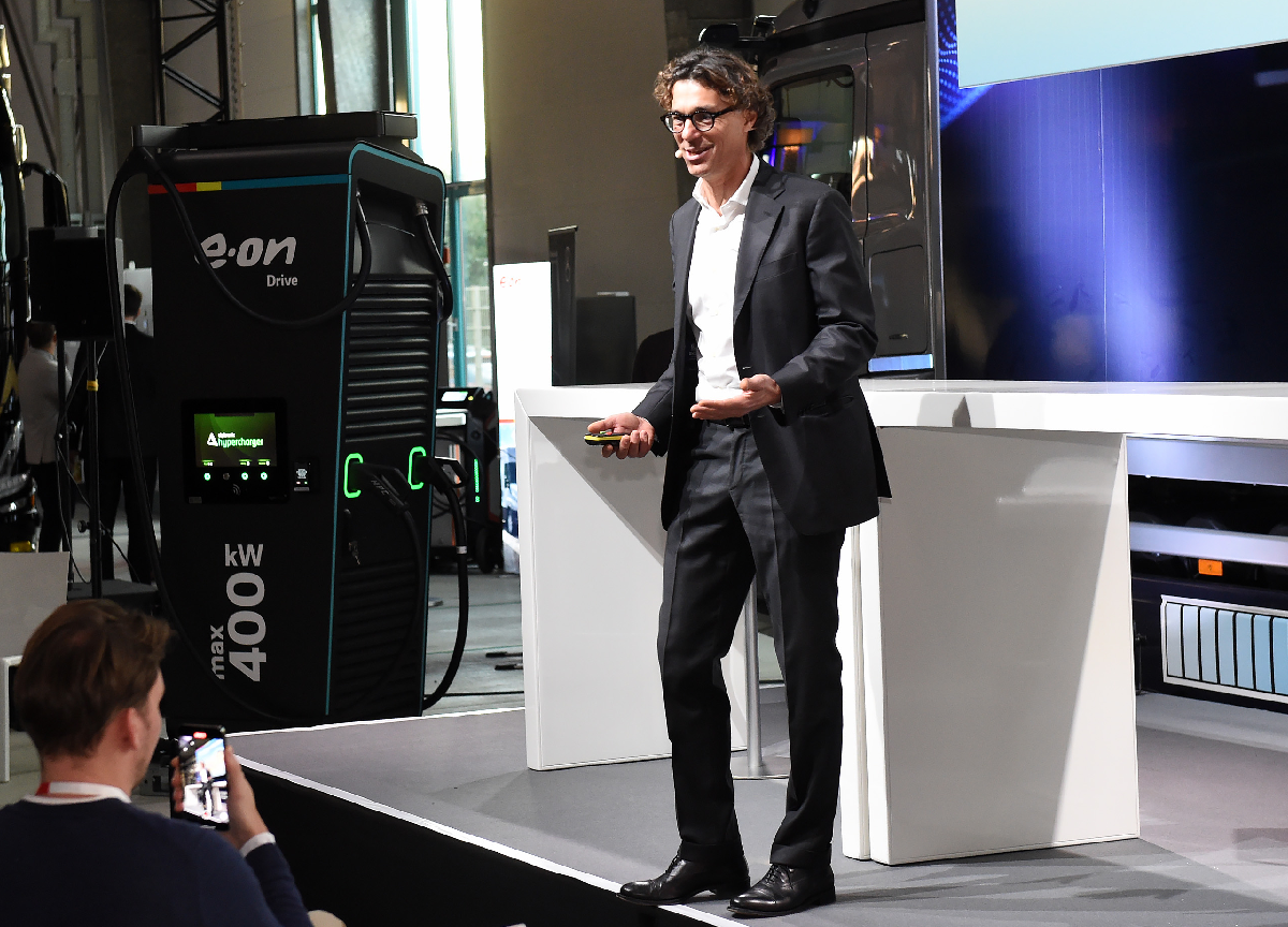E.ON: inaugurato il più grande centro per i test e l’innovazione e-mobility E.ON: inaugurato il più grande centro per i test e l’innovazione e-mobility