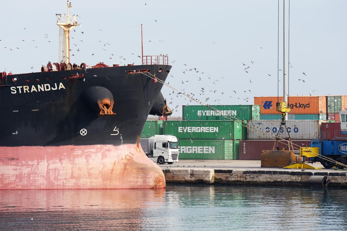 Mar Rosso nel caos e siccità a Panama. Così si torna indietro di un secolo Mar Rosso nel caos e siccità a Panama. Così si torna indietro di un secolo