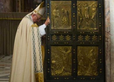 Il monito di Papa Francesco: “A Roma ci sono troppe università Pontificie”