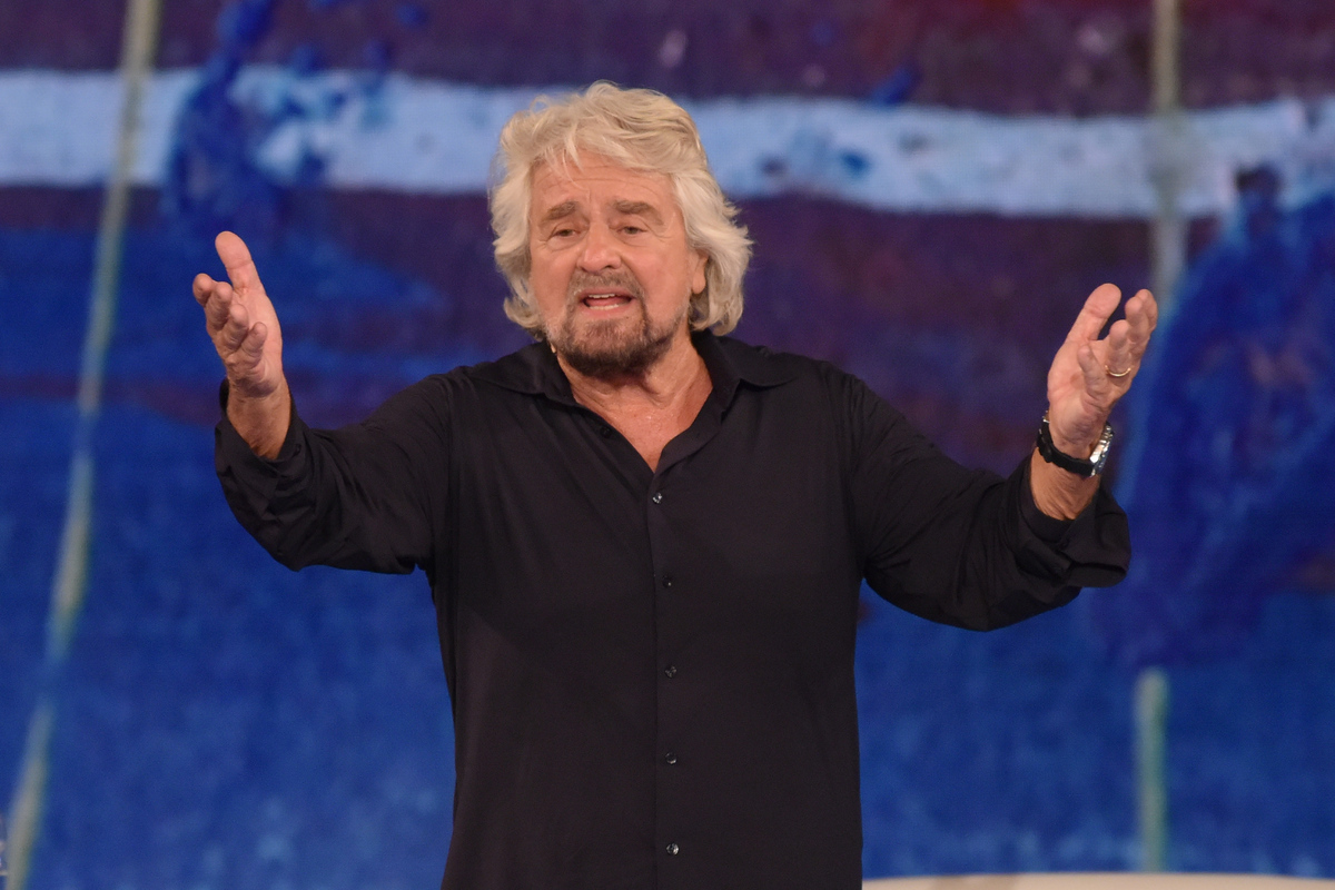 Grillo torna con un post ma sbaglia Papa: il comico confonde Pio IX con Pio XI Grillo torna con un post ma sbaglia Papa: il comico confonde Pio IX con Pio XI