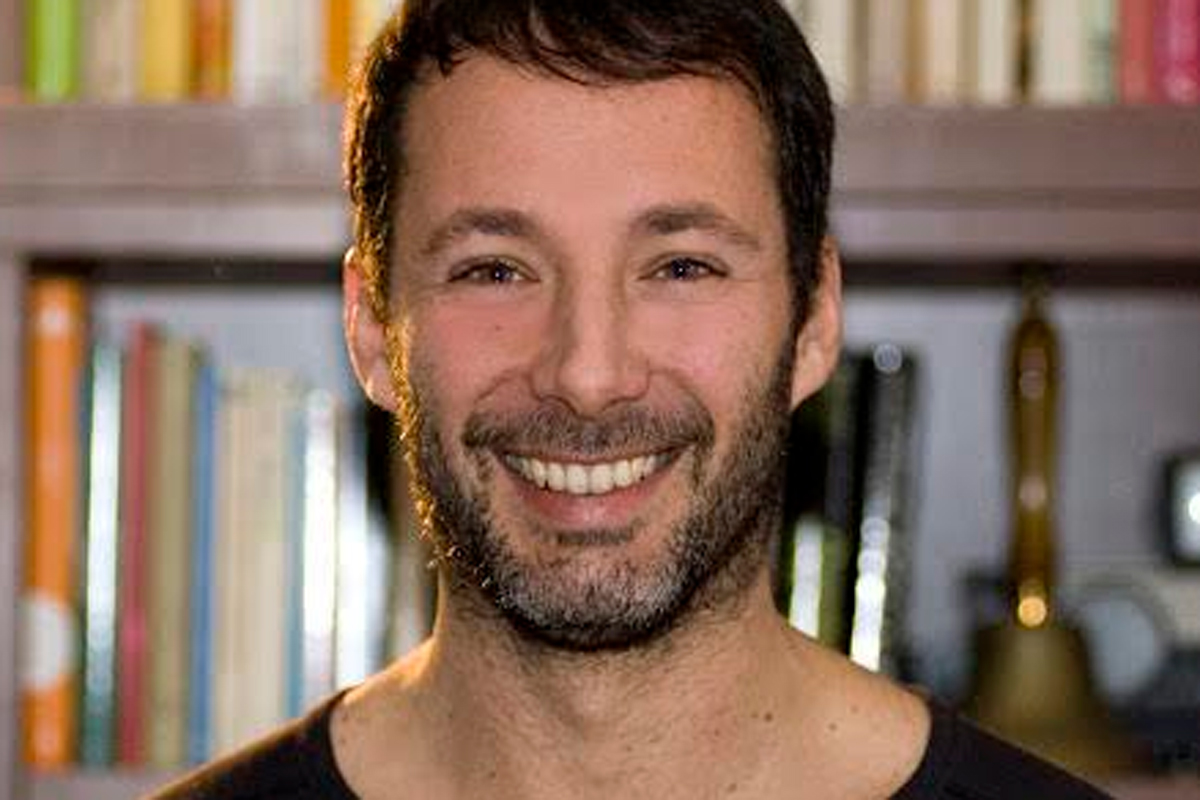 Lo scrittore Emiliano Reali nel progetto Podcast “Refuge LGBT” Lo scrittore Emiliano Reali nel progetto Podcast “Refuge LGBT”