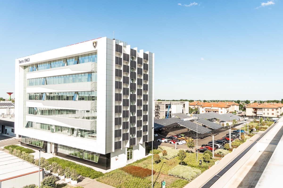 Lamborghini: 500 nuove assunzioni per accelerare sull’elettrico