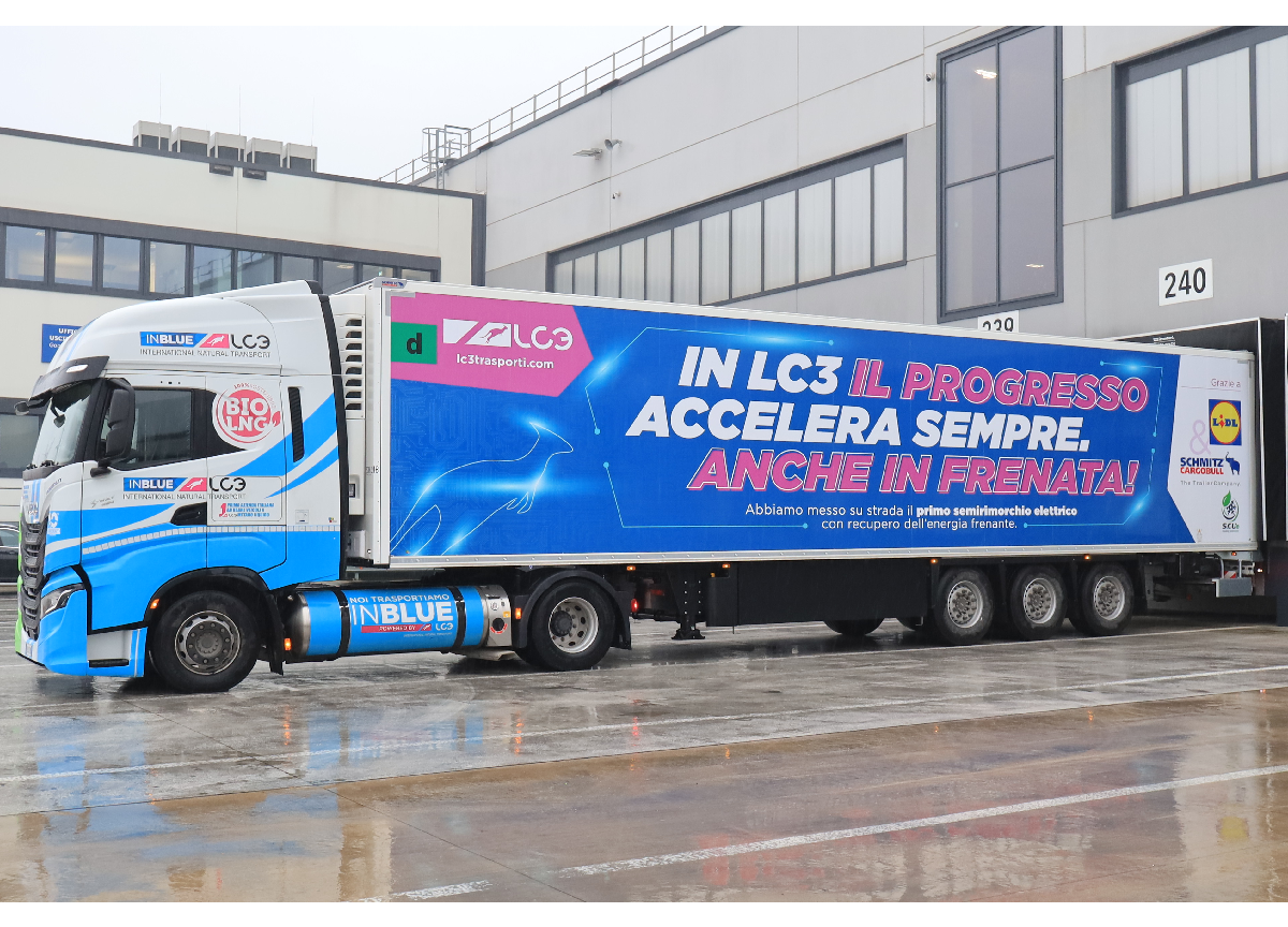 Lidl con LC3 e Schmitz Cargobull, pronto il semirimorchio 100% elettrico Lidl con LC3 e Schmitz Cargobull, pronto il semirimorchio 100% elettrico