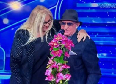 Domenica In, critiche a Nicola di Bari: canta ma qualcosa va storto. Ecco cosa