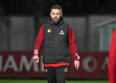 Esonero Mourinho, De Rossi fa retromarcia: il video del primo allenamento