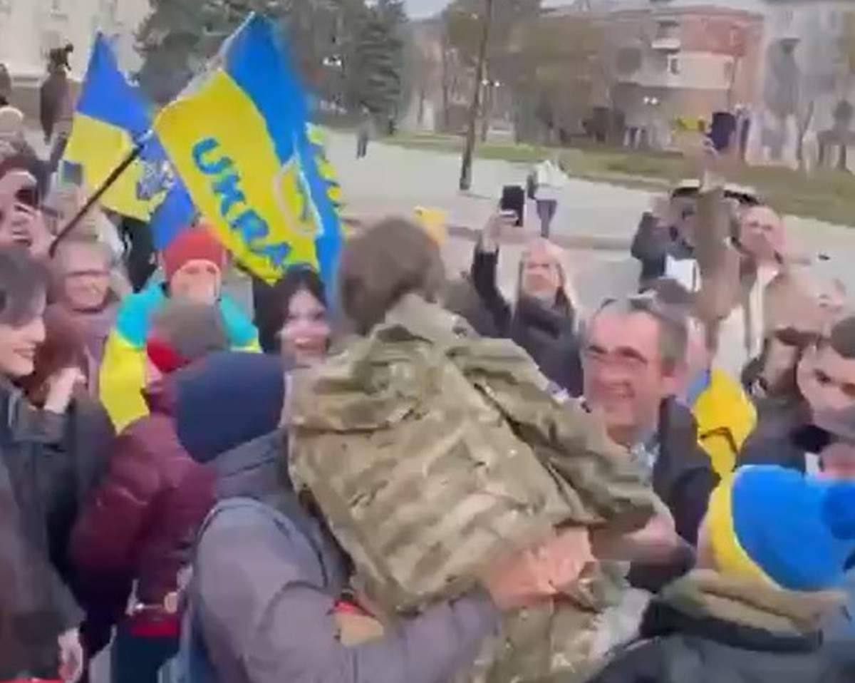 Ucraina, attacco russo su Kharkiv. Mosca: “Uccisi mercenari francesi” Ucraina, attacco russo su Kharkiv. Mosca: “Uccisi mercenari francesi”