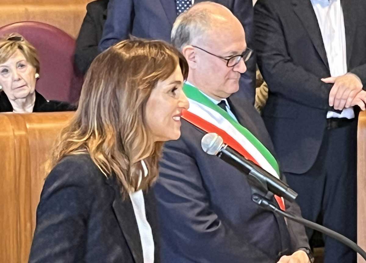 Cortellesi al posto di Schlein. Pazza idea Pd: “Lei la leader morale della Sx”