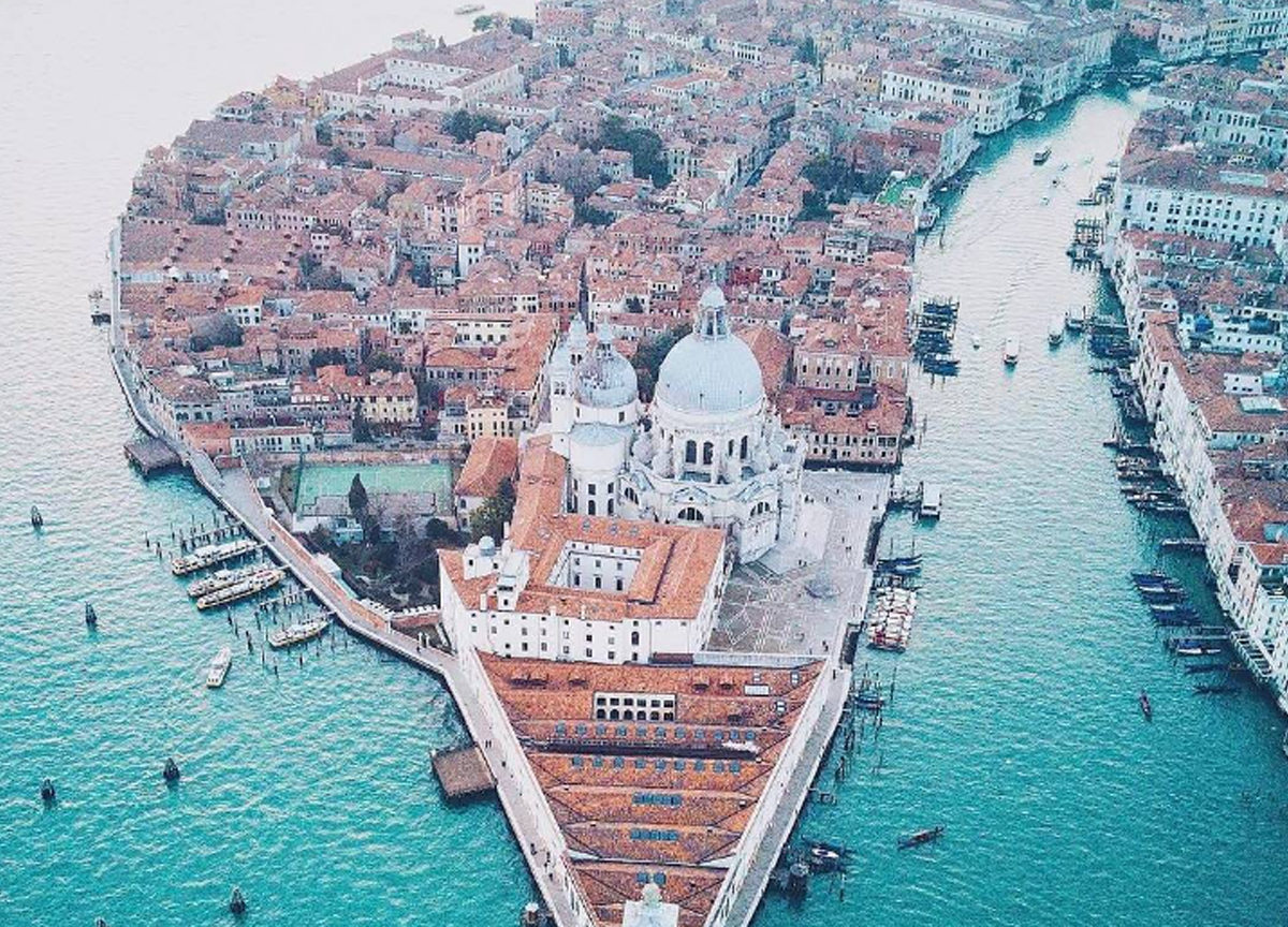 Venezia, via libera alla tassa d’ ingresso per i turisti. Ecco come funziona Venezia, via libera alla tassa d’ ingresso per i turisti. Ecco come funziona