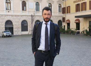 Spari a Capodanno, Emanuele Pozzolo non risponde davanti al pm