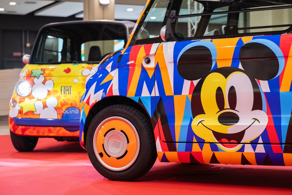 Le Fiat Topolino one-off dedicate a Mickey Mouse colorano il Lingotto Le Fiat Topolino one-off dedicate a Mickey Mouse colorano il Lingotto
