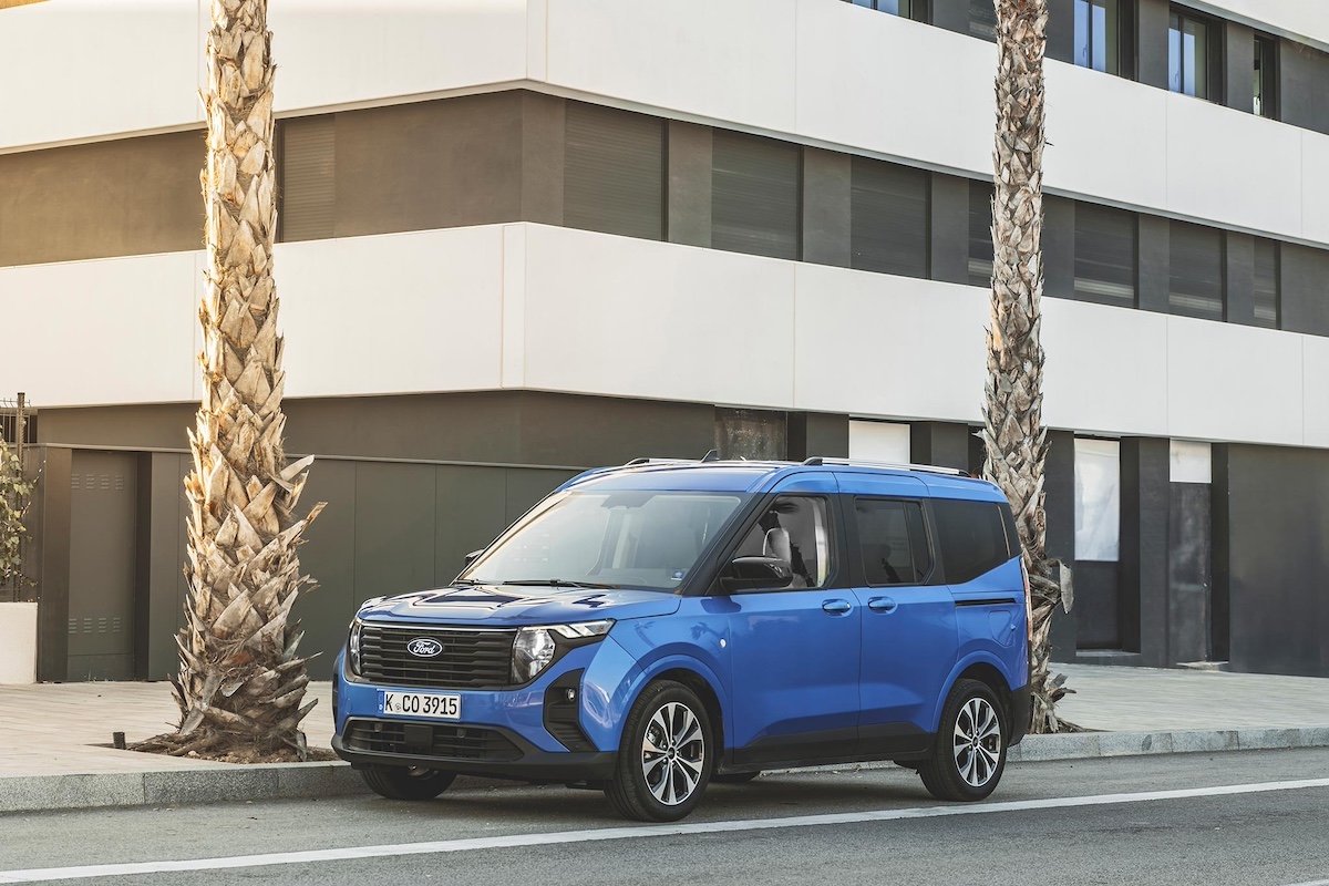 Nuovo Ford Tourneo Courier: L’Urban Activity Vehicle dallo stile SUV Nuovo Ford Tourneo Courier: L’Urban Activity Vehicle dallo stile SUV