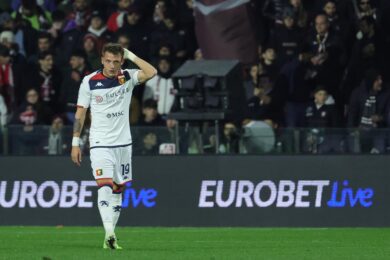 Salerno: Retegui-gol colpito all’orecchio da uno snack. Strootman se lo mangia