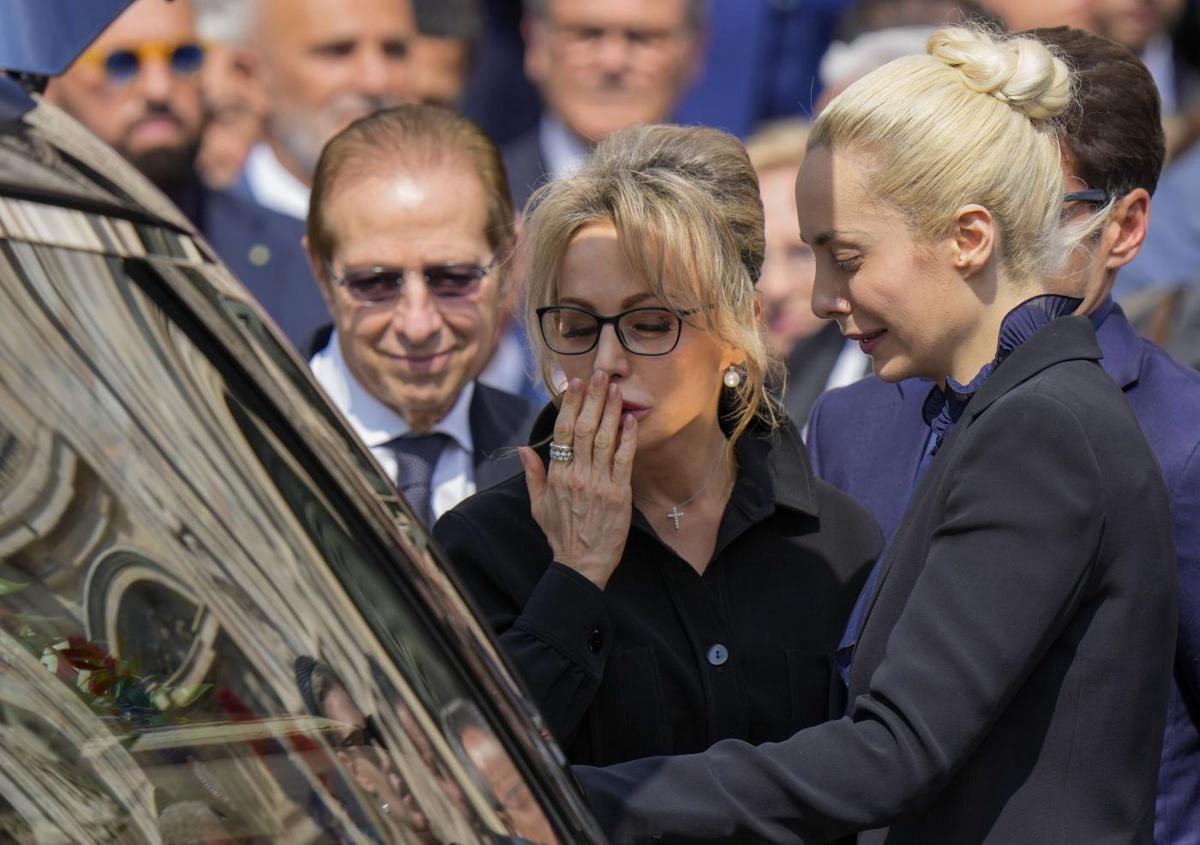 Marina Berlusconi Cavaliera del Lavoro. Sulle orme del padre, avviato l’iter Marina Berlusconi Cavaliera del Lavoro. Sulle orme del padre, avviato l’iter