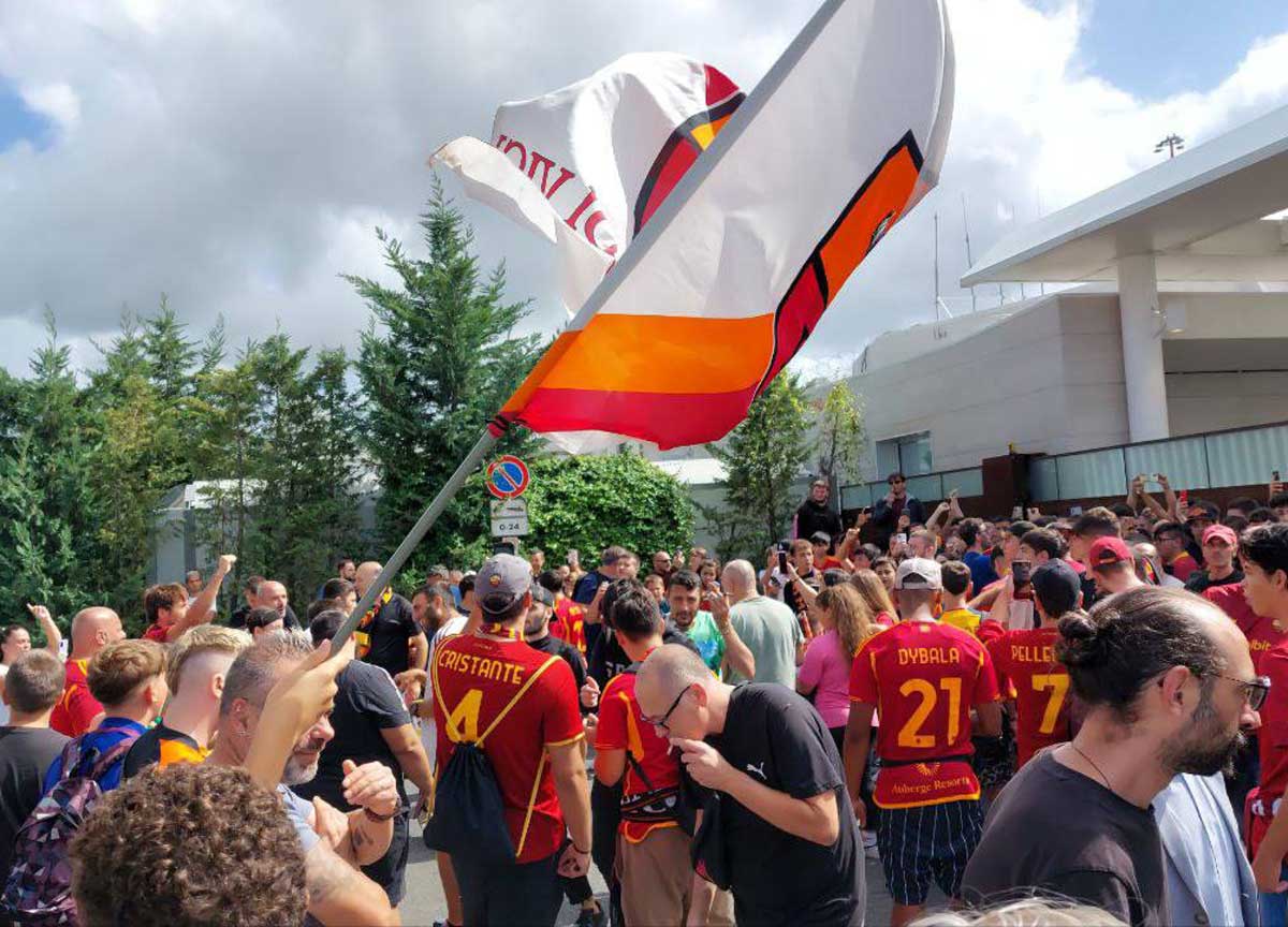 Lukaku a Roma: la beffa. Auto devastate dai tifosi, As Roma e Adr come Pilato