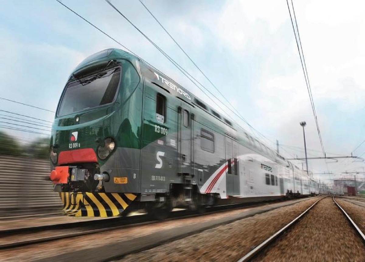 Milano: investita da un treno, muore 32enne Milano: investita da un treno, muore 32enne