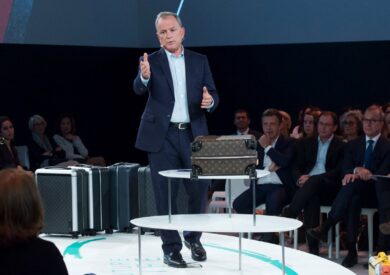 Cambio ai vertici di Lvmh, lascia il Ceo Toledano. Arriva Burke