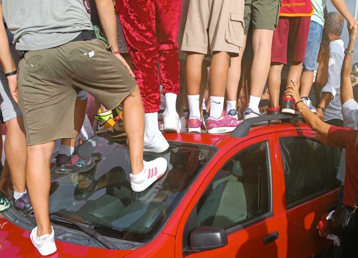 Lukaku a Roma: la beffa. Auto devastate dai tifosi, As Roma e Adr come Pilato