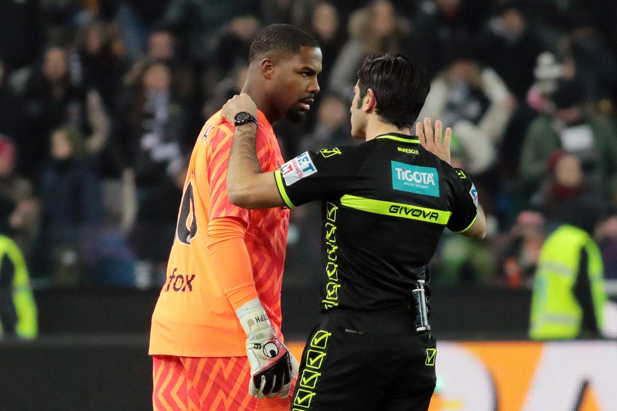 Maignan, Udinese: “Daspo? No escluso a vita dallo stadio chi lo ha insultato” Maignan, Udinese: “Daspo? No escluso a vita dallo stadio chi lo ha insultato”