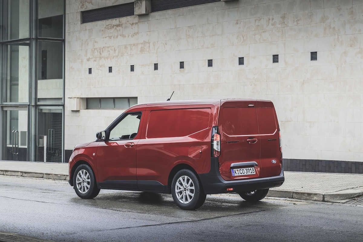 Nuovo Ford Transit Courier: design rinnovato, maggiore portata e stile SUV Nuovo Ford Transit Courier: design rinnovato, maggiore portata e stile SUV
